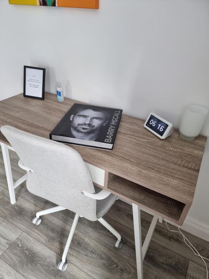 Spacious Curragh 2-Bed Apartment With Own Entrance Brownstown 외부 사진