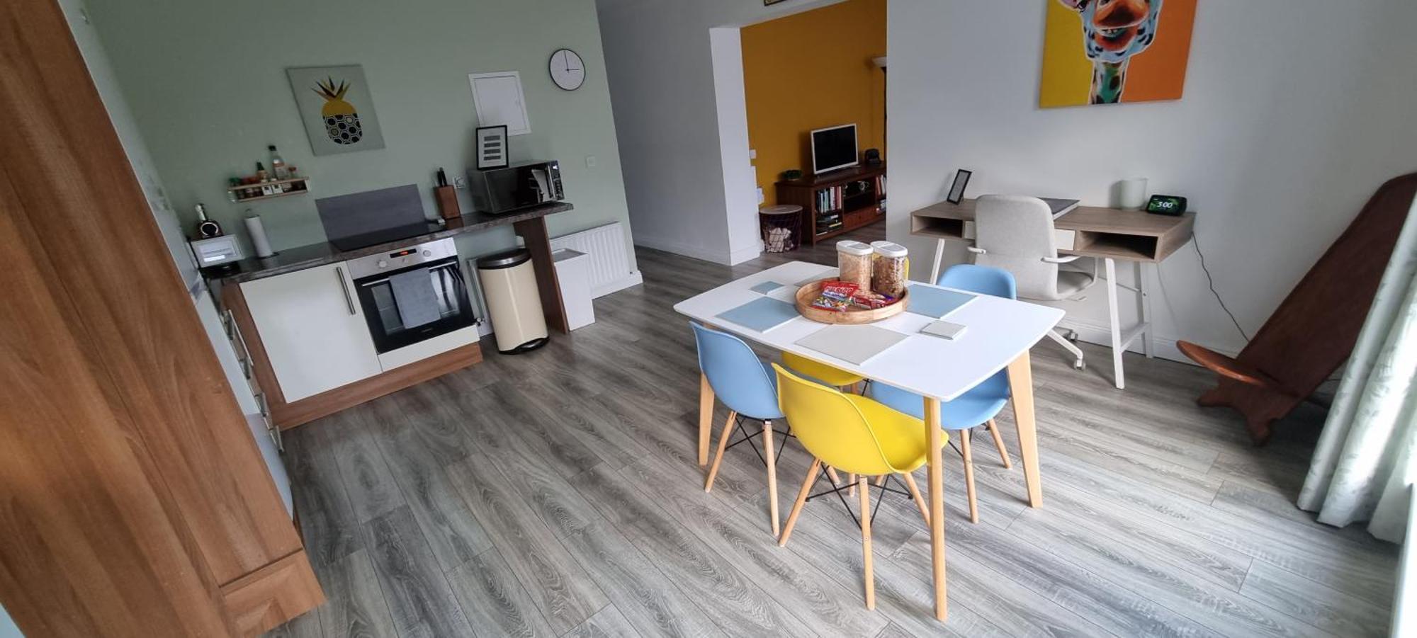 Spacious Curragh 2-Bed Apartment With Own Entrance Brownstown 외부 사진