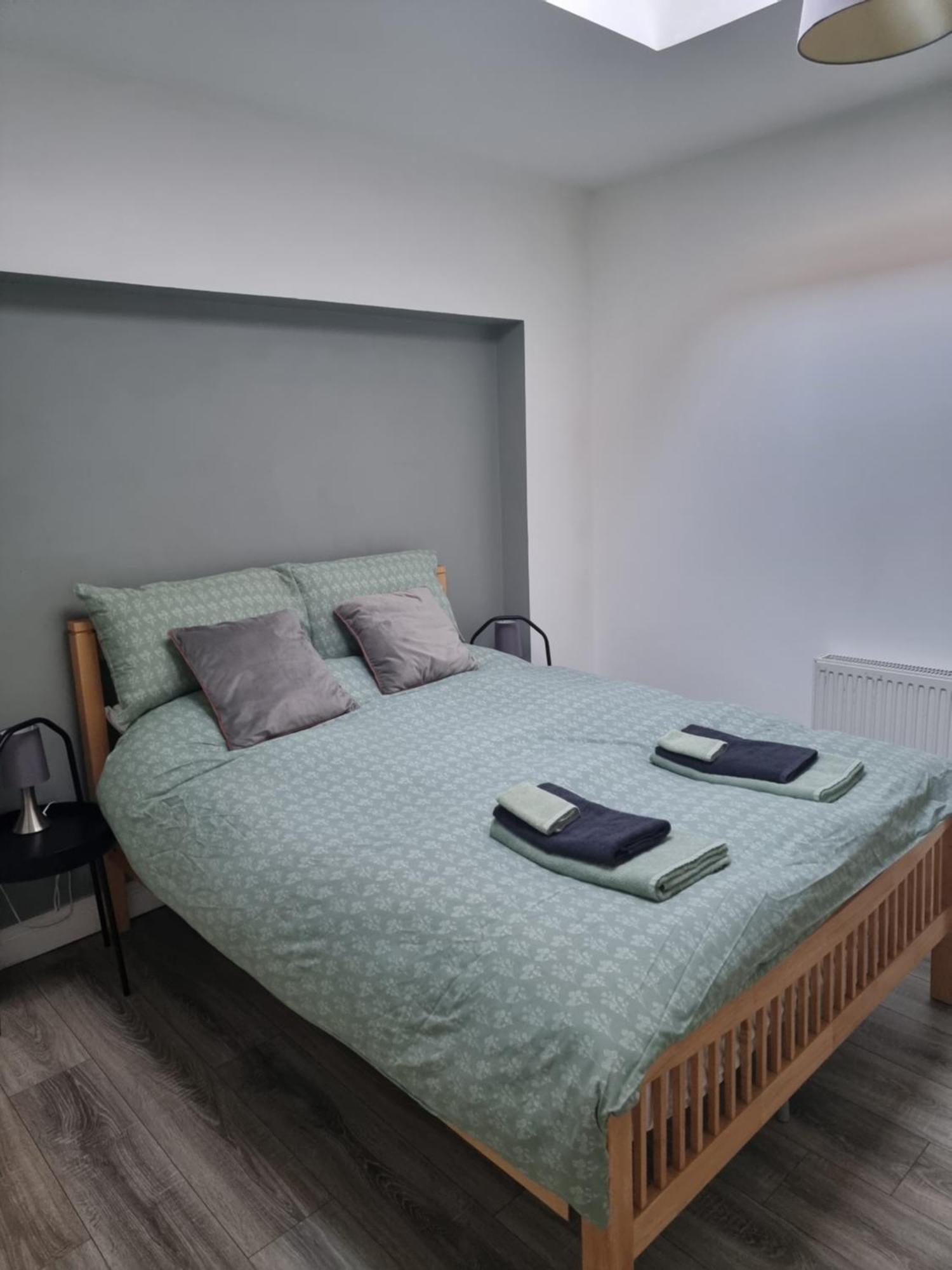 Spacious Curragh 2-Bed Apartment With Own Entrance Brownstown 외부 사진
